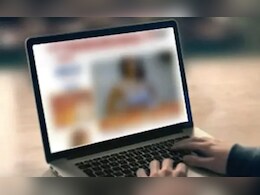 स्कूल बंद के दौरान ऑनलाइन क्लास में छात्र ने चला दिया अश्लील वीडियो, जानें फिर क्या हुआ