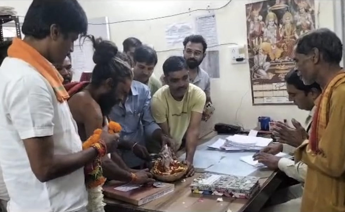 शाजापुर : 15 दिन बाद फिर मंदिर लोटे भगवान श्री कृष्ण !...चोरी हुई प्रतिमा पुन: स्थापित की गई
