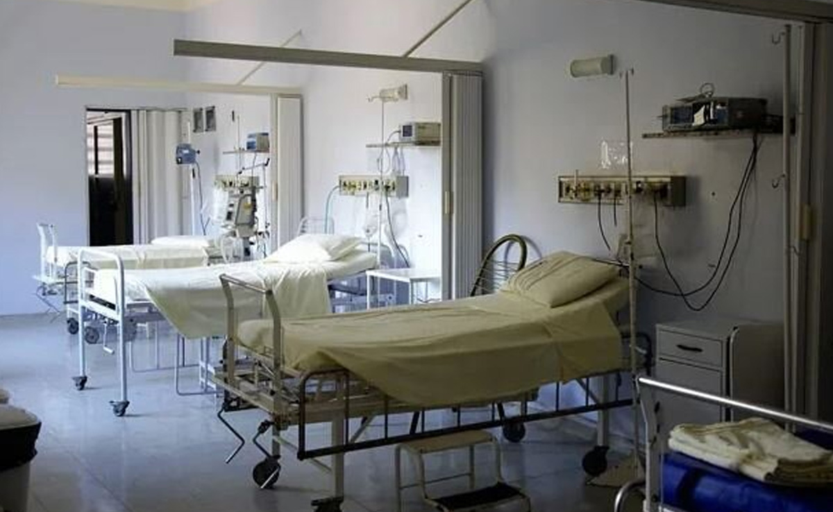 छत्तीसगढ़ की बीमार किशोरी को इलाज के लिए खटिया पर 25 किमी दूर ले जाया गया महाराष्ट्र