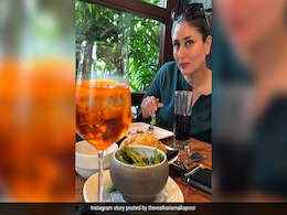 The Very Stylish Kareena Kapoor In Black Was Karisma Kapoor's Lunch Date, Setting New Sibling Goals The Very Stylish Kareena Kapoor In Black Was Karisma Kapoor's Lunch Date, Setting New Sibling Goals