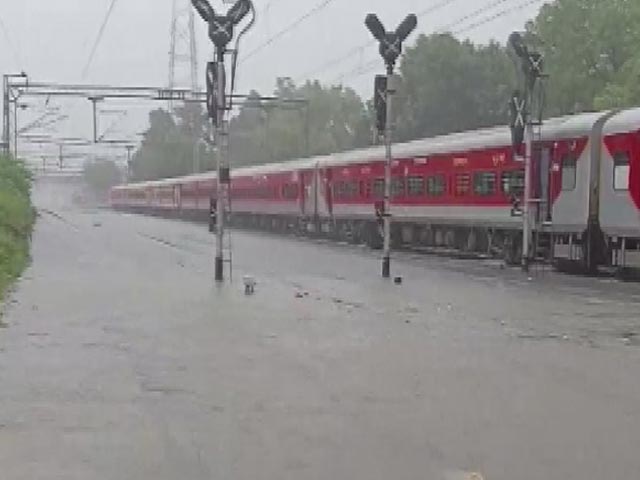 UP में बारिश से 24 घंटे में 19 लोगों की मौत, IMD ने जारी किया तेज बारिश का अलर्ट