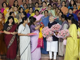 महिला आरक्षण जल्द लागू करने को लेकर सरकार अलर्ट,  इसी सत्र में ला सकती है बिल, जानें कैसे