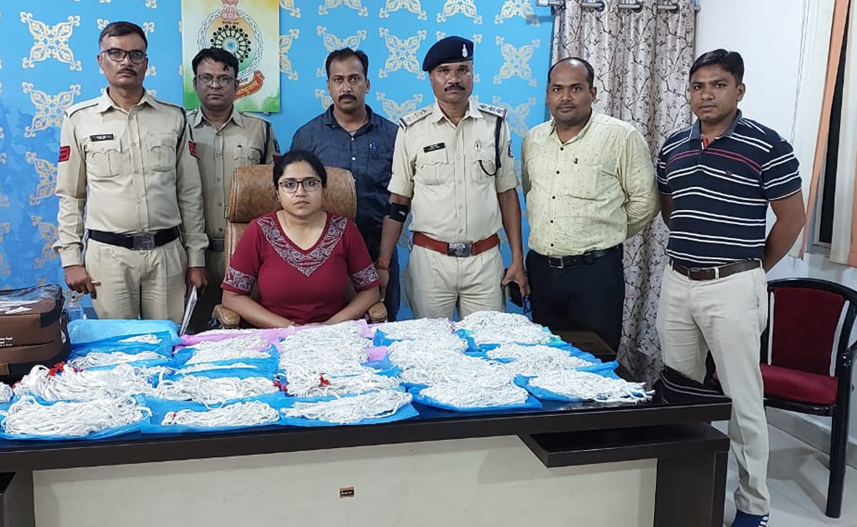 पुलिस ने जब्त की 44 लाख रुपए की 63 किग्रा चांदी, शख्स के पास से मिलीं हजारों जोड़ी पायलें