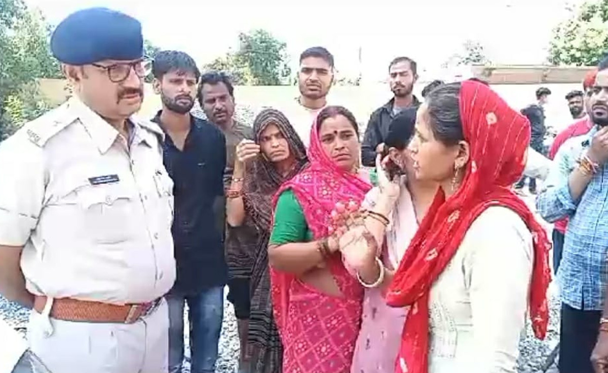 ग्वालियर : मारपीट की शिकायत कर लौटी तो फंदे से लटकता मिला पति का शव, पत्नी ने लगाए हत्या के आरोप