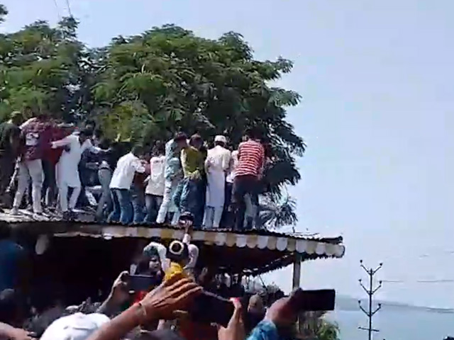 Tin Roof Of Bhopal Shop Collapses As People Climb To Watch Air Show