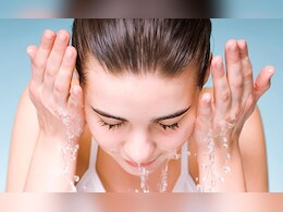 सर्दियों में चेहरा धोने के लिए कौन सा पानी सही- गर्म या ठंडा? यहां जानें जवाब और फायदे