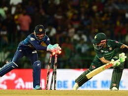 PAK vs BAN; Asia Cup 2023: 'मिस्ट्री 'गेंदबाज वेल्लालागे ने चकमा देकर बाबर आजम के उड़ाए होश, ऐसे हुए स्टंप, खुद पर नहीं कर पाए यकीन