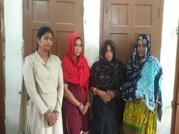 सीसीटीवी में कैद हुआ तीन शातिर महिलाओं का हैरतअंगेज कारनामा, ऐसे करती थीं चोरियां सीसीटीवी में कैद हुआ तीन शातिर महिलाओं का हैरतअंगेज कारनामा, ऐसे करती थीं चोरियां