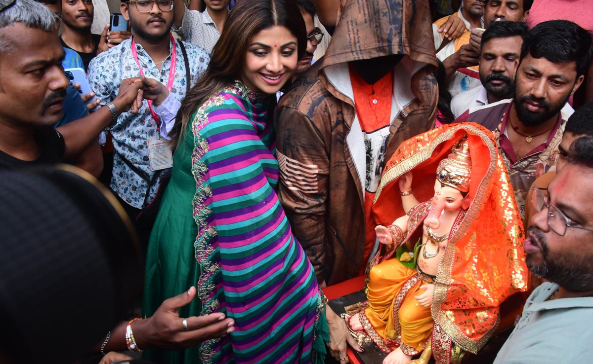 Ganesh Chaturthi 2023: Shilpa Shetty And Raj Kundra Bring Bappa Home