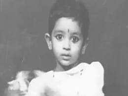 मां की जुए की लत ने उजाड़ा परिवार, पिता की मौत पर नहीं गिरे एक भी आंसू...ये बच्ची है बॉलीवुड की पहली सुपरस्टार, पहचाना क्या? मां की जुए की लत ने उजाड़ा परिवार, पिता की मौत पर नहीं गिरे एक भी आंसू...ये बच्ची है बॉलीवुड की पहली सुपरस्टार, पहचाना क्या?