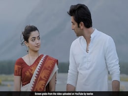 <i>Animal</i> Teaser: Vijay Deverakonda's Shout Out To Rashmika Mandanna, Ranbir Kapoor And Sandeep Reddy Vanga <i>Animal</i> Teaser: Vijay Deverakonda's Shout Out To Rashmika Mandanna, Ranbir Kapoor And Sandeep Reddy Vanga