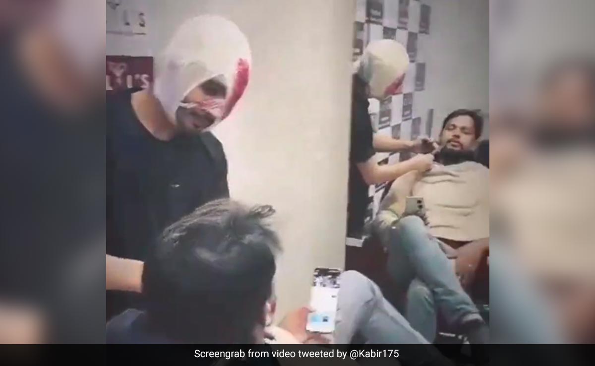 मार्केट में हो गई पट्टियों की कमी! शाहरुख खान की जवान के खुमार में लोगों ने कर लिया ये हाल