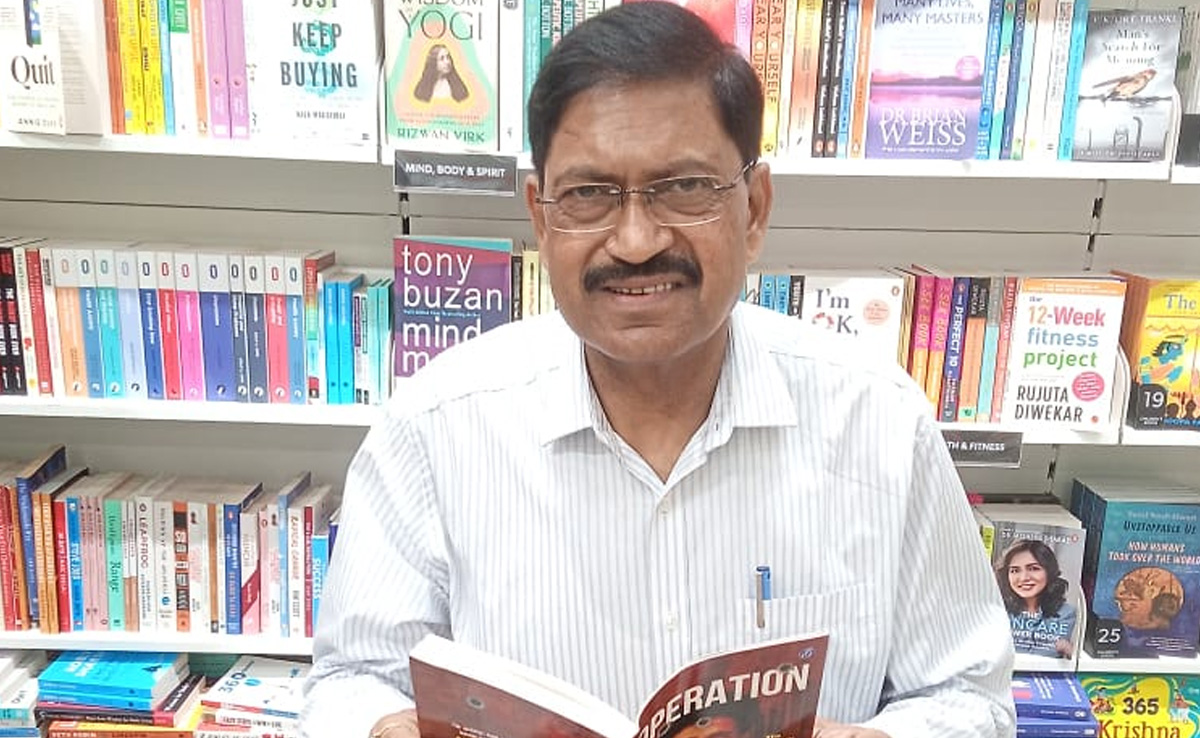 Ex Cop Tells Story Behind Hunt For "Most Dreaded" UP Gangster In His Book