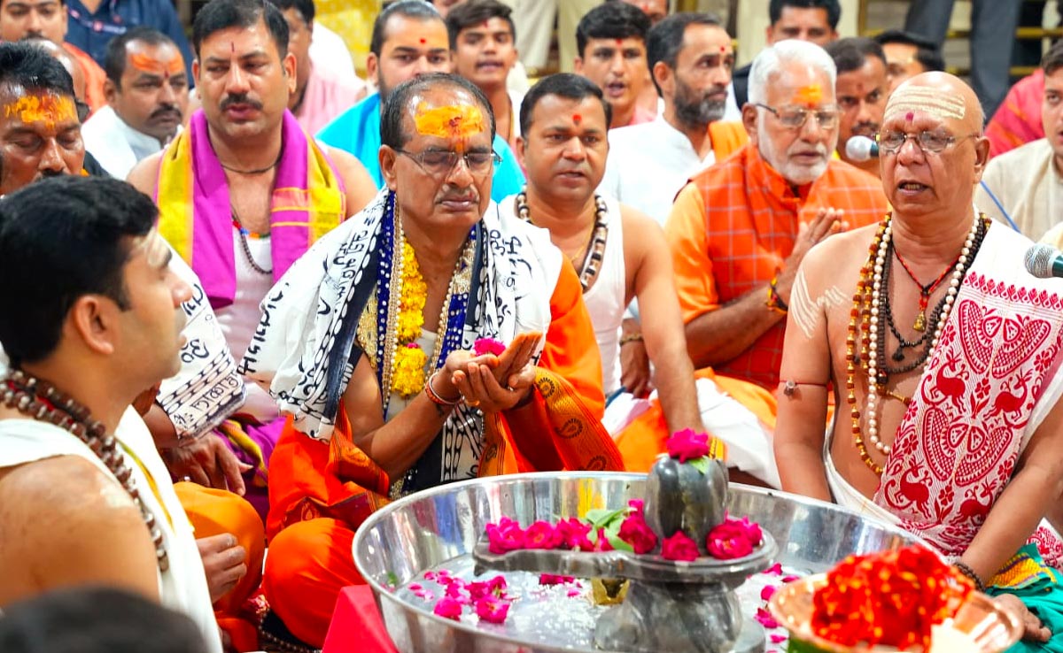 Shivraj Singh Chauhan's Temple Visit Amid Drought-Like Situation
