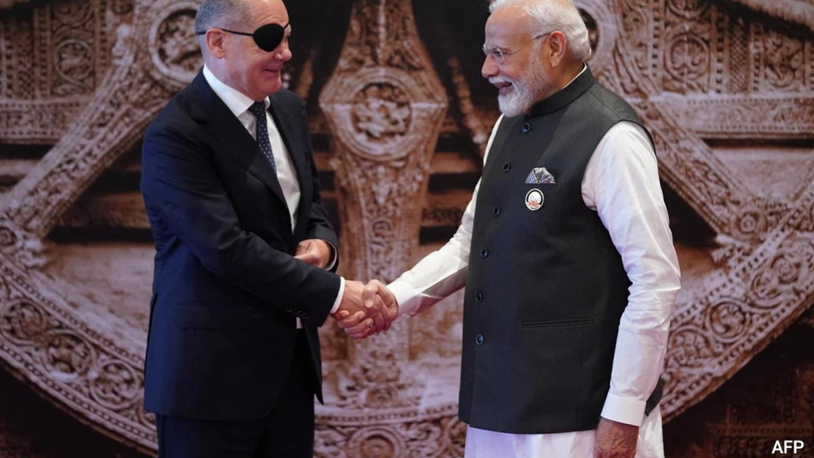 German Chancellor Olaf Scholz Wears An Eye Patch At G20 Summit In Delhi ...