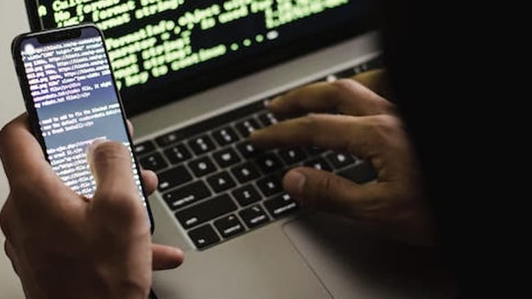 एक कॉल के बहाने मोबाइल देना पड़ सकता है भारी! नहीं रखा इन बातों का ख्याल तो बुरे फंसेंगे