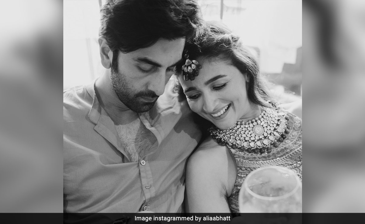 Alia Bhatt's Biggest Shout Out To Husband Ranbir Kapoor's <i>Animal</i> Teaser: "This One Is On Fire"