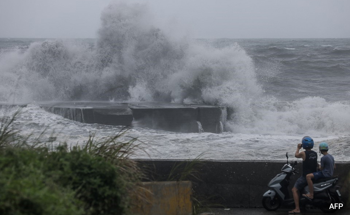Typhoon Haikui Sweeps China's Fujian Province, Over 1 Lakh Evacuated