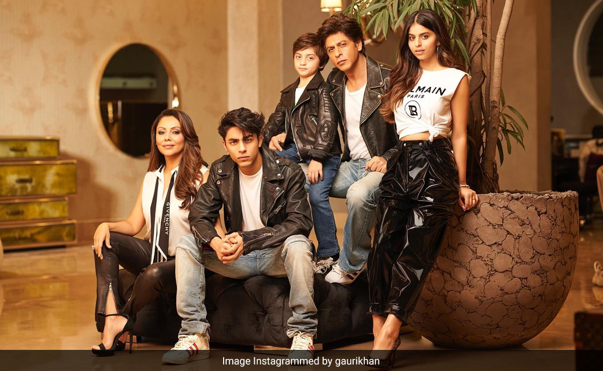 When Aryan-Suhana Told Shah Rukh Khan That AbRam Hasn't "Felt" His Stardom "In The Air"