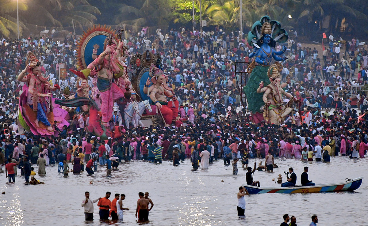 16-Year-Old Boy Dies During Ganesh Idol Immersion At Mumbai's Juhu Beach