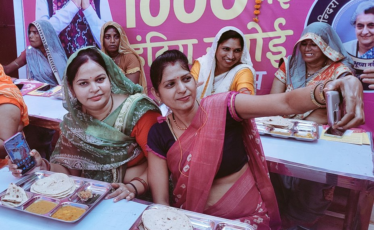 अब गांवों में भी 8 रुपए में कर सकेंगे भरपेट भोजन, गहलोत ने शुरू की ग्रामीण इंदिरा रसोई योजना
