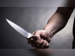 लग्नास नकार देणाऱ्या प्रियकराच्या गुप्तांगावर प्रेयसीने केले चाकूने वार लग्नास नकार देणाऱ्या प्रियकराच्या गुप्तांगावर प्रेयसीने केले चाकूने वार