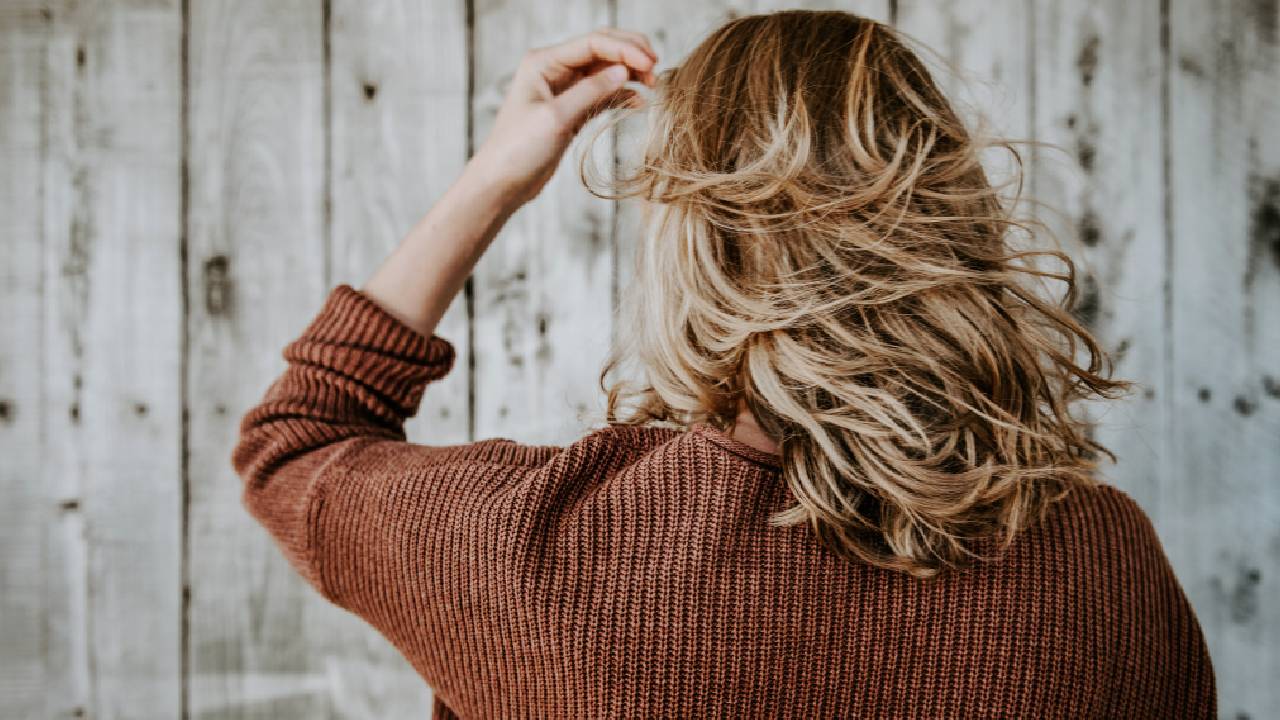 डैमेज बालों से छुटकारा पाने के लिए ट्राई करें ये हेयर स्पा