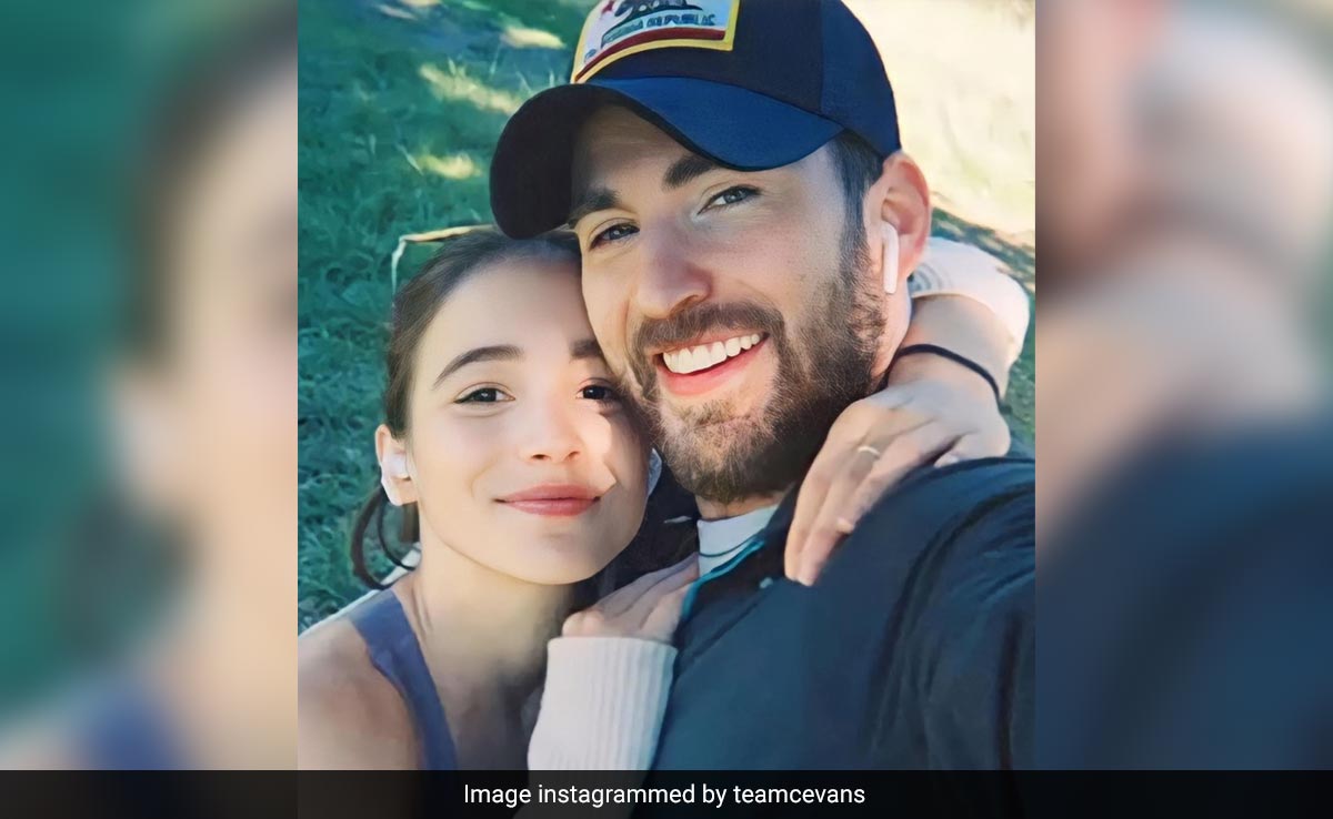 <i>Captain America</i> Star Chris Evans Marries Girlfriend Alba Baptista In An Intimate Ceremony: Report