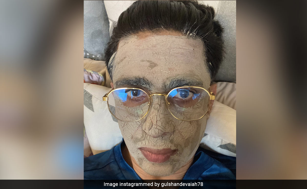 Gulshan Devaiah Gets Face-Pack Ready For The First Day Of Filming With Radhika Apte
