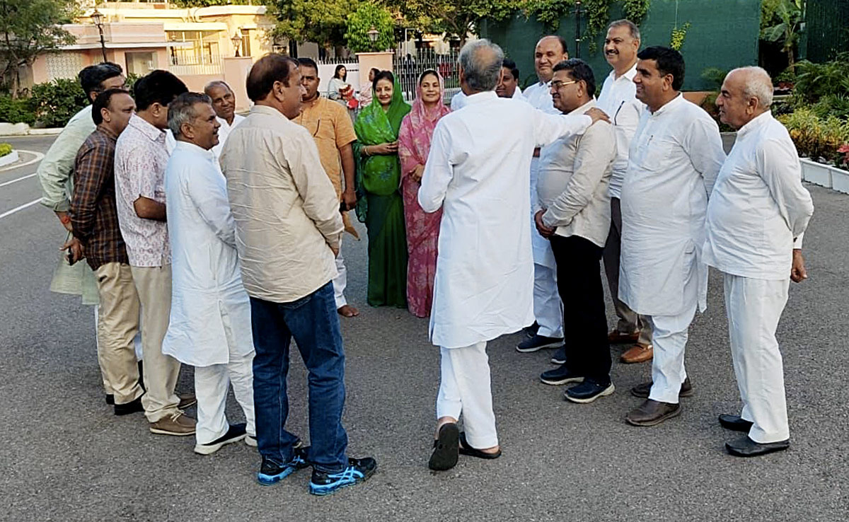 राजस्थान चुनाव: 9 दिन की यात्रा पर निकले CM गहलोत, 18 जिलों में होंगी सभाएं; 10 मंदिरों में करेंगे दर्शन