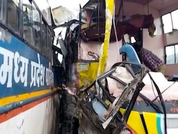 बड़वानी : मुंबई-आगरा नेशनल हाईवे पर भीषण सड़क हादसा, दो बसों की टक्कर में 10 घायल बड़वानी : मुंबई-आगरा नेशनल हाईवे पर भीषण सड़क हादसा, दो बसों की टक्कर में 10 घायल