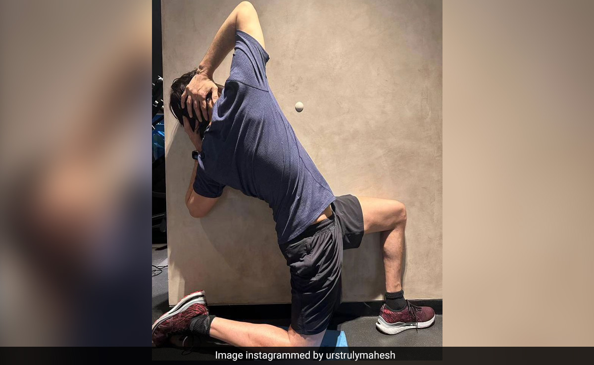 10/10 If You Can Guess The Superstar Doing This "Super Stretch"