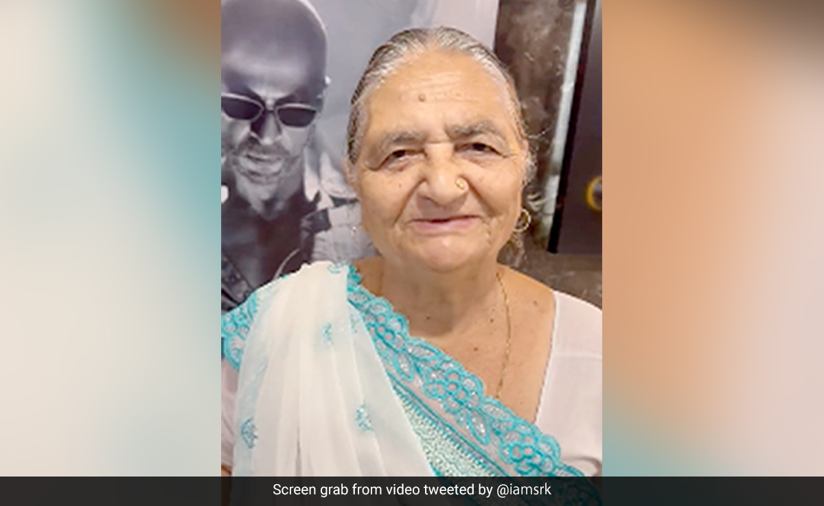 ICYMI: Shah Rukh Khan's Reply To Fan Whose 85-Year-Old Grandmother "Loved" <I>Jawan</i>