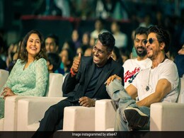 'जवान' के ब्लॉकबस्टर होते ही एटली की फिल्म में फिर दिखेंगे शाहरुख खान, साथ में होगा साउथ का ये बड़ा सुपरस्टार 'जवान' के ब्लॉकबस्टर होते ही एटली की फिल्म में फिर दिखेंगे शाहरुख खान, साथ में होगा साउथ का ये बड़ा सुपरस्टार