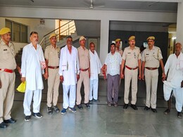 भरतपुर के चर्चित कुम्हेर कांड में 9 दोषियों को उम्रकैद, 41 आरोपी बरी; 16 लोगों की हुई थी हत्या भरतपुर के चर्चित कुम्हेर कांड में 9 दोषियों को उम्रकैद, 41 आरोपी बरी; 16 लोगों की हुई थी हत्या