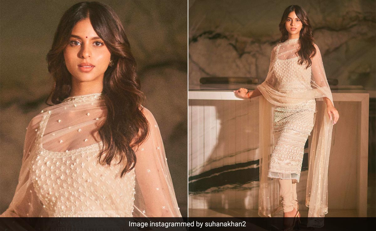 Suhana Khan's Pastel <i>Kurta</i> Set Has That Classic Bollywood Ethnic Magic