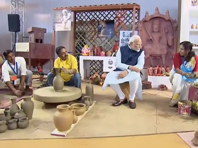 PM Modi Meets Craftsmen At YashoBhoomi, A New Convention Centre In Delhi