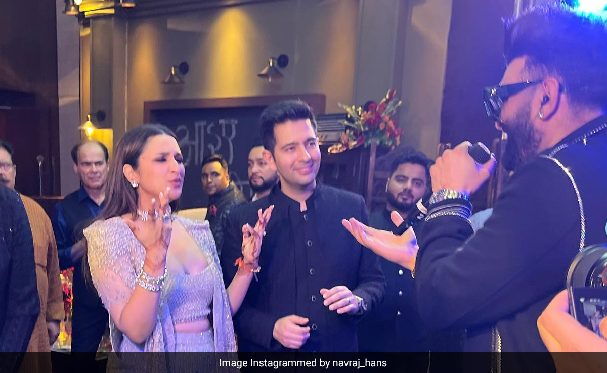 Inside Pic From Parineeti Chopra-Raghav Chadha's <i>Sangeet</i>: Don't Miss The Bride's <i>Mehendi</i>