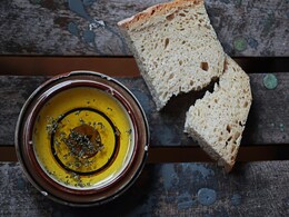Bread + Dip = Heaven! Try This Viral Olive Oil Dip In 5 Minutes