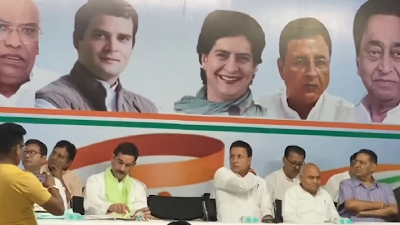 MP Election से पहले BJP को बड़ा झटका, कई पार्टियों के नेता Congress में हुए शामिल