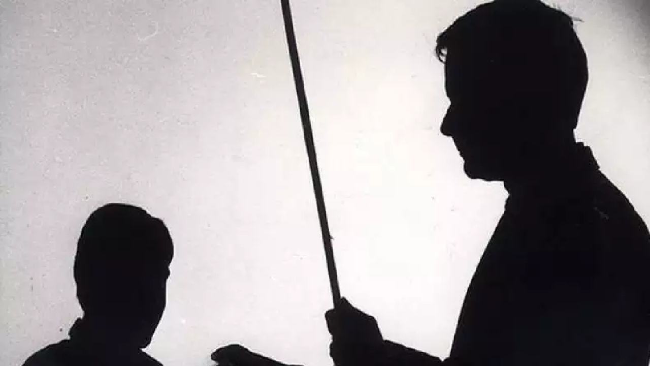 Rewa के स्कूल में टीचर के थप्पड़ मारने से छात्र घायल, ICU में भर्ती !