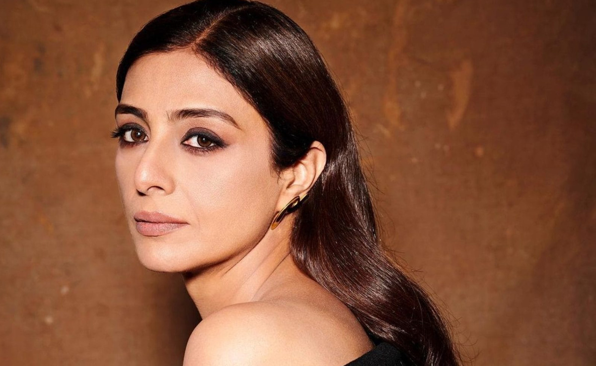 कभी बनीं मंजुलिका तो कभी सख्त मिजाज पुलिस अफसर, लेकिन तब्बू का नहीं देखा होगा यह अनोखा अंदाज- कतई मिस ना करें यह वीडियो