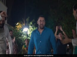 गणेश विसर्जन पर बप्पा की धूम में डूबे भाईजान, सलमान खान ने किया जमकर डांस, देखें वीडियो गणेश विसर्जन पर बप्पा की धूम में डूबे भाईजान, सलमान खान ने किया जमकर डांस, देखें वीडियो