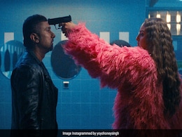 यो यो हनी सिंह और सोनाक्षी सिन्हा मचाने आ रहे हैं धूम, इस दिन रिलीज होगा सुपरस्टार्स का नया गाना यो यो हनी सिंह और सोनाक्षी सिन्हा मचाने आ रहे हैं धूम, इस दिन रिलीज होगा सुपरस्टार्स का नया गाना