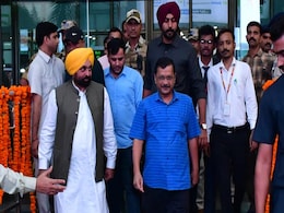 परिणीति-राघव की शादी के लिए कुछ इस अंदाज में पहुंचे दिल्ली के सीएम केजरीवाल और पंजाब के सीएम भगवंत मान परिणीति-राघव की शादी के लिए कुछ इस अंदाज में पहुंचे दिल्ली के सीएम केजरीवाल और पंजाब के सीएम भगवंत मान