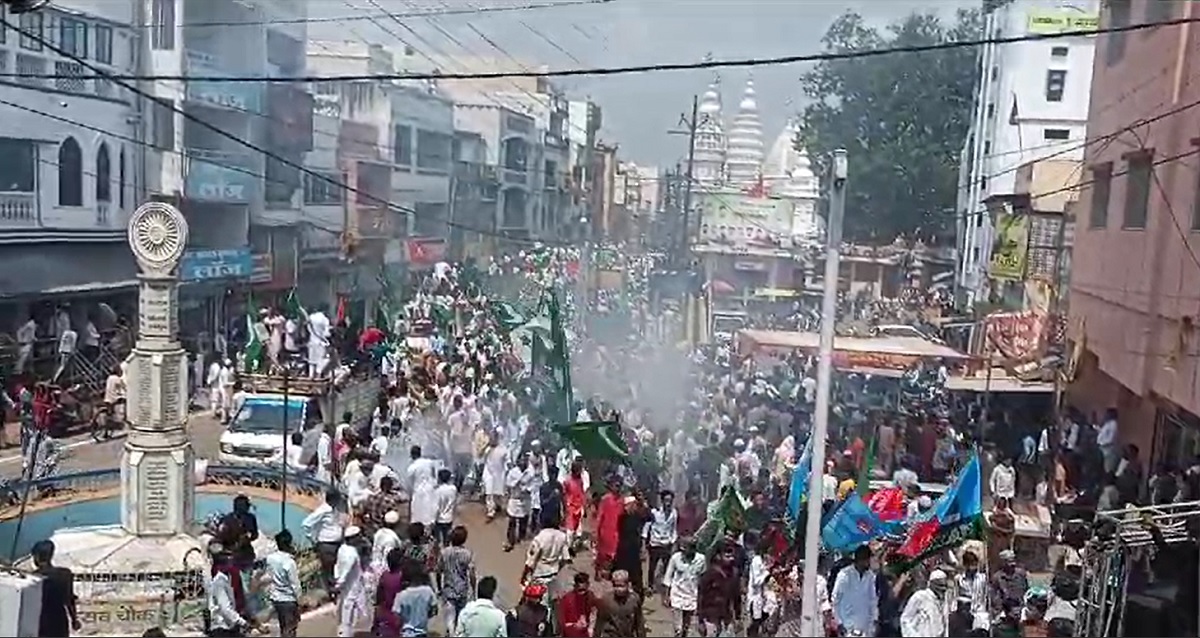 केरल और जम्मू-कश्मीर में बुधवार को, देश के बाकी हिस्सों में बृहस्पतिवार को मनाई जाएगी ईद