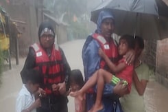 मध्य प्रदेश में बारिश बनी मुसीबत, प्रशासन ने दिया अलर्ट रहने का आदेश मध्य प्रदेश में बारिश बनी मुसीबत, प्रशासन ने दिया अलर्ट रहने का आदेश