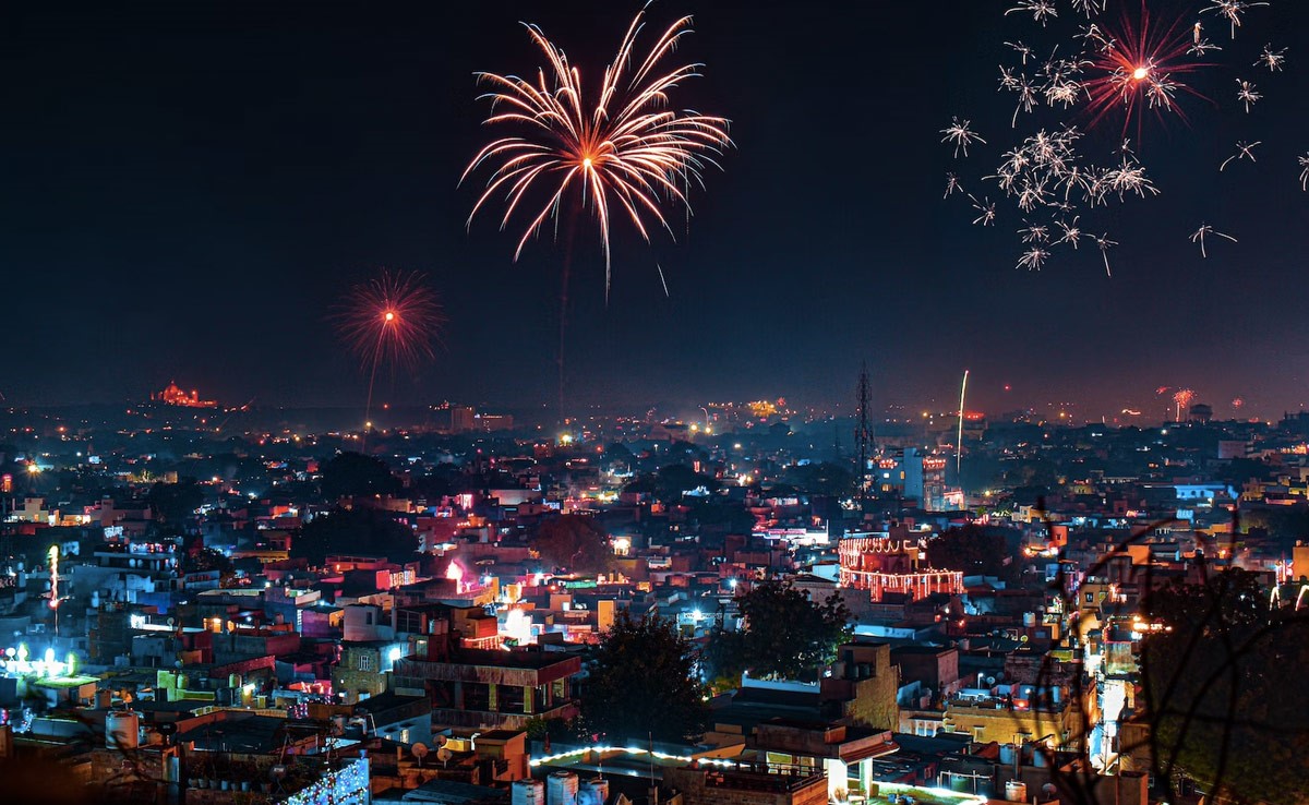 Delhi To Deploy 200 Vehicles To 25 Vulnerable Locations During Diwali