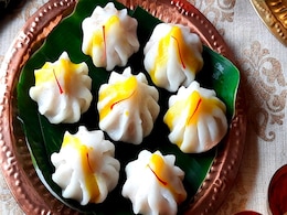 Ganesh Chaturthi 2023 : इस साल गणपति बप्पा को भोग में चढ़ाएं साबूदाना मोदक, नोट कर लें इसे बनाने की आसान रेसिपी Ganesh Chaturthi 2023 : इस साल गणपति बप्पा को भोग में चढ़ाएं साबूदाना मोदक, नोट कर लें इसे बनाने की आसान रेसिपी