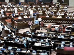 कोई भी भाषा किसी पर थोपी नहीं जाएगी : हिन्दी पर डीएमके के विरोध के बीच सरकार का बयान